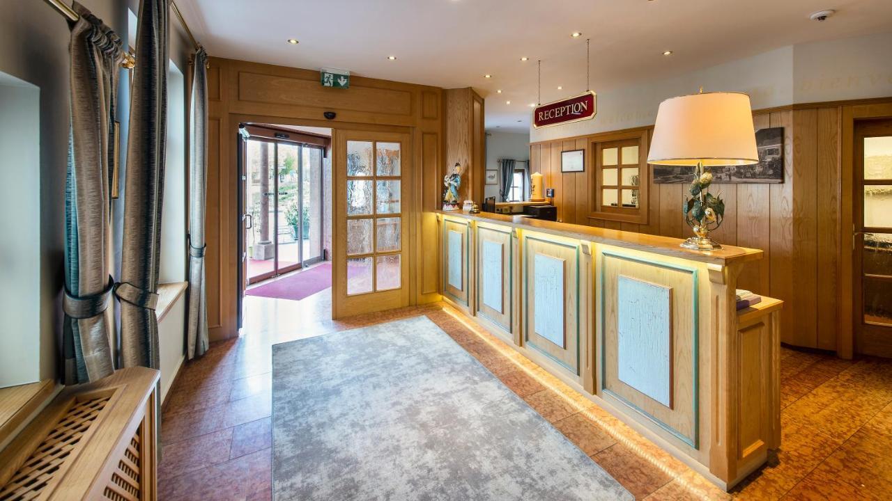 Hotel Landgasthof Altwirt Seeham Exterior foto
